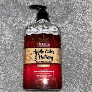 Brand New in seal Hempz Apple Cider & Nutmeg Body Moisturizer - Festive Red